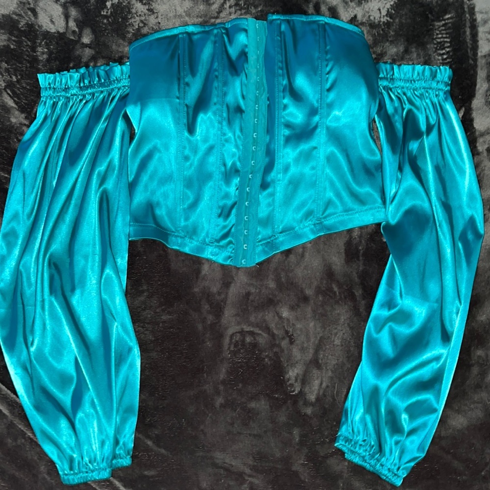 Teal corset crop top. Super cute for brunch!